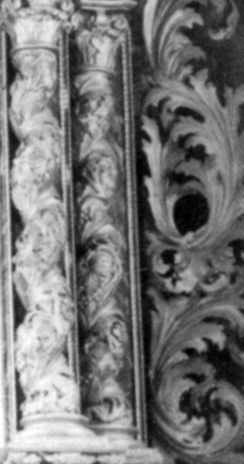 Права частина різьбленої рами