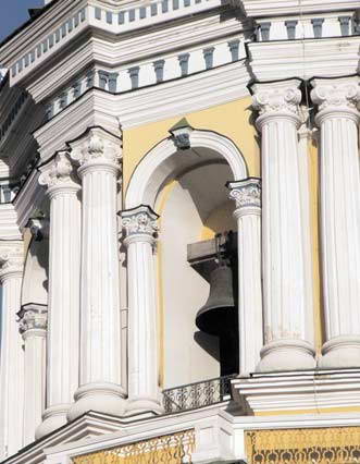 Фрагмент фасаду третього ярусу