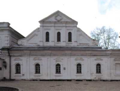 Головний фасад