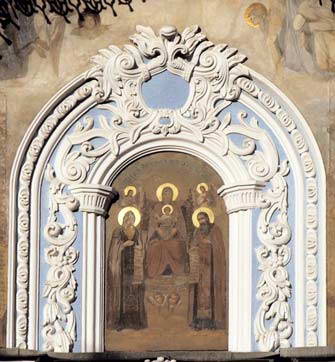 Фрагмент оздоблення західного фасаду