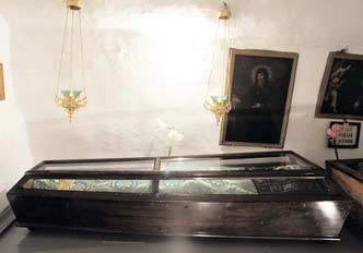 Поховання Марка Печерника, гробокопача