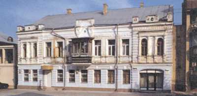 Головний фасад