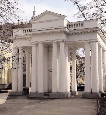 Вхід з вул. Л. Толстого