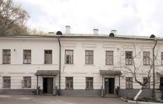 Головний фасад