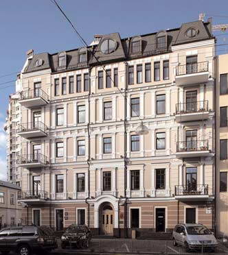 Головний фасад