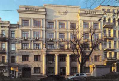 Головний фасад