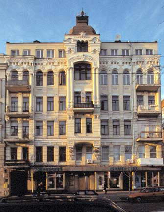 Головний фасад