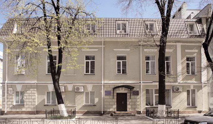 Головний фасад