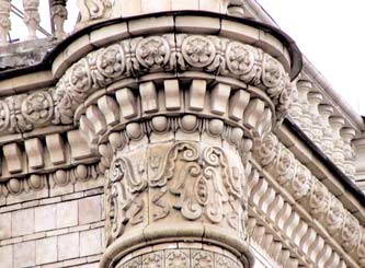 Капітель наріжної колони