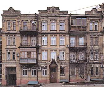 Головний фасад