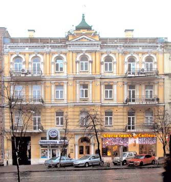 Головний фасад