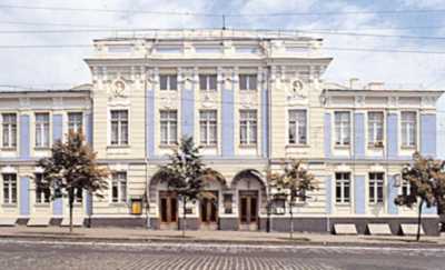 Головний фасад