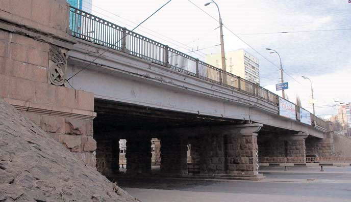 568. Шляхопровід Повітрофлотський, 1956 – 58 (архіт.). На перетині проспектів… 2011 р. Звід пам’яток Києва