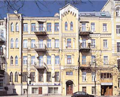 Головний фасад