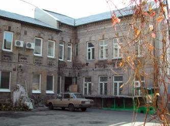 2008 р. Вигляд з боку двора