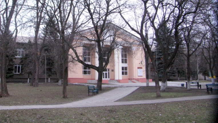 Фото 2014 Палац піонерів, 1950-ті рр. (архіт.). Вул. Гоголя, 60. Розташований… Палац піонерів (№ 60)