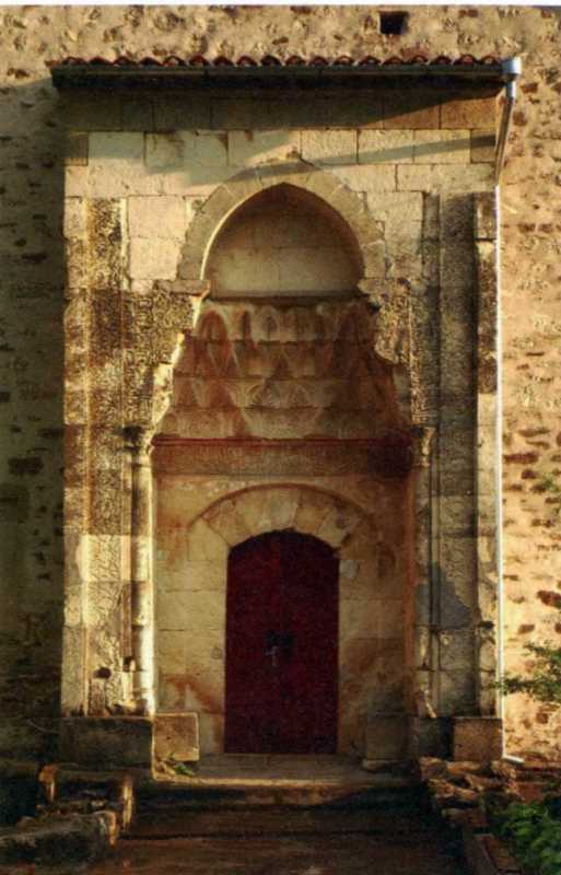 2010 р. Вхідний портал