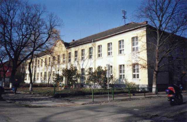 Будівля горожанської школи, кін. 19 ст. (іст.). Вул. Т. Шевченка, 2. (тепер –… Школа