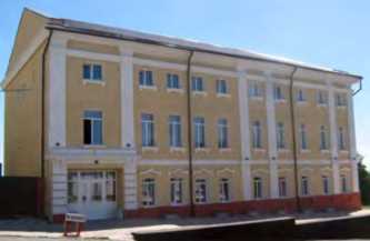 Головний фасад