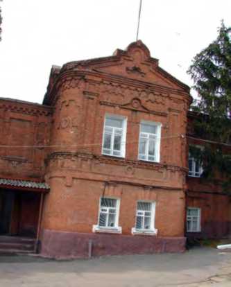 Центральний ризаліт дворового фасаду