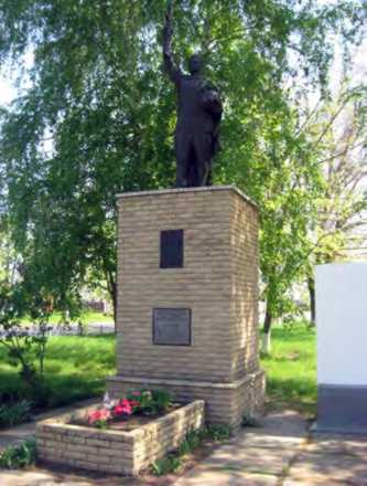 Братська могила радянських воїнів