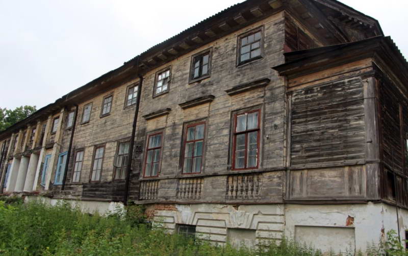 Джерело: Звід пам’яток історії та культури України. Харківська область.… Правобічний дворовий фасад. Фото 2018