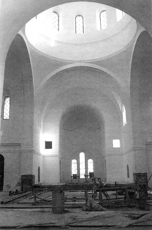 Сучасний вигляд інтер’єру собору.…