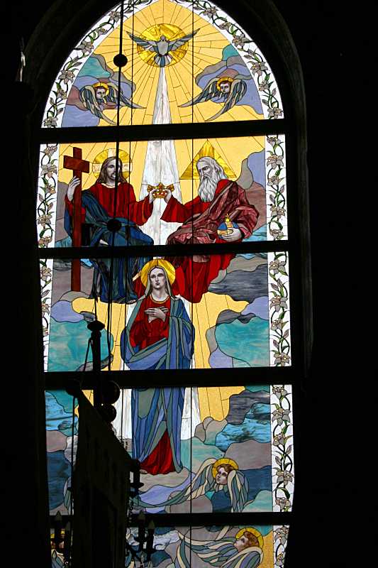 2018 р. Вітраж «Коронування богородиці»