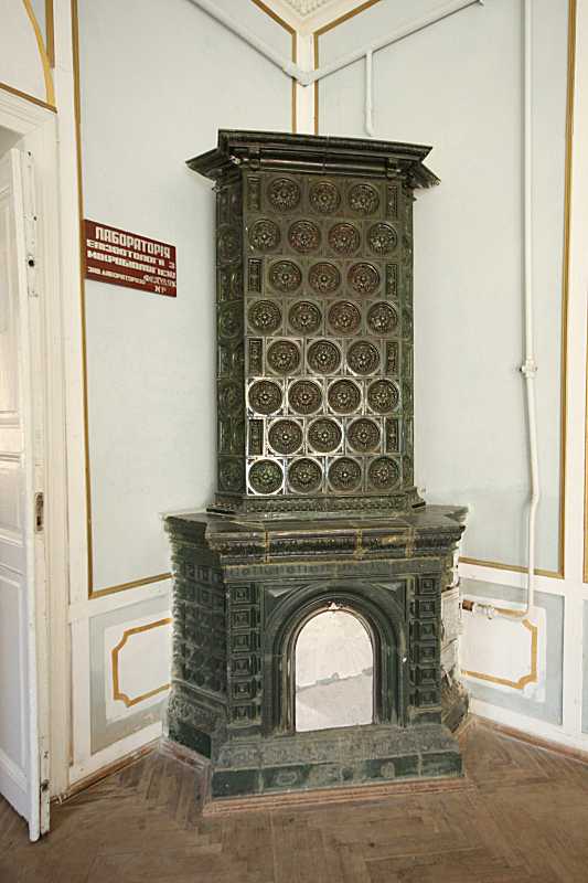 Груба у вестибюлі