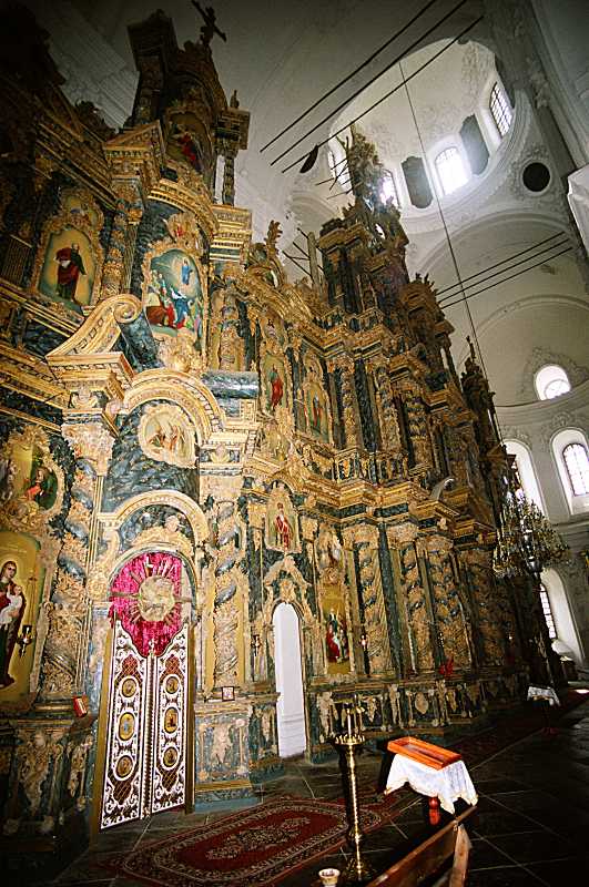 2002 р. Права частина іконостаса