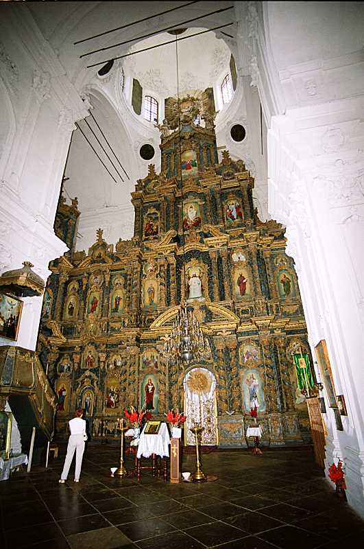 Центральна частина іконостаса