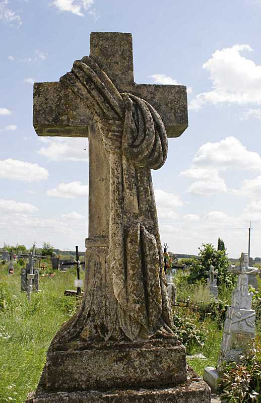 2011 р. Надгробий хрест