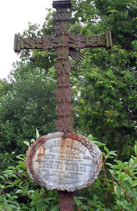 Хрест і напис