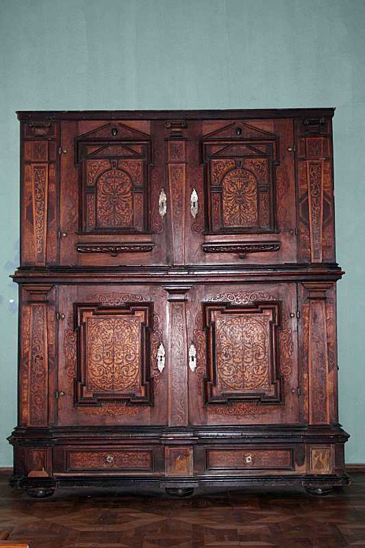 2009 р. Фронтальний вигляд шафи