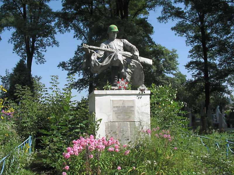 Пам’ятник радянським солдатам