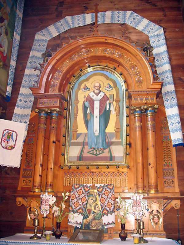 Кіот з іконою св. Миколи