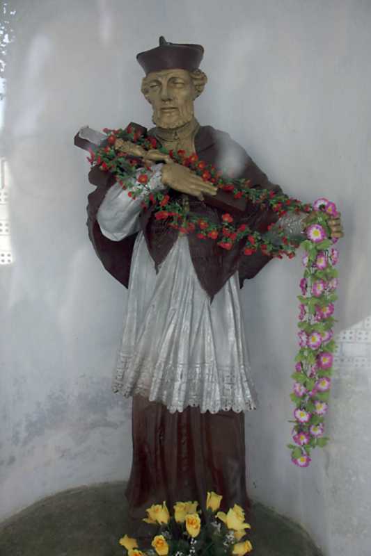 Скульптура святого