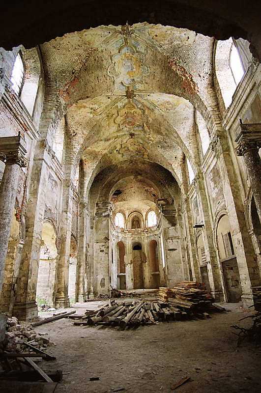 2003 р. Головна нава з видом на вівтар