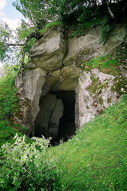 2003 р. Вхід до печери