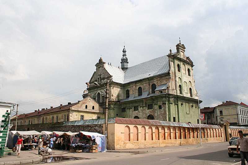 Фото Зенона Боровця і Богдана Тхора, 8 серпня 2006 р. Костел та монастир… Кляштор домініканців (№ 5)