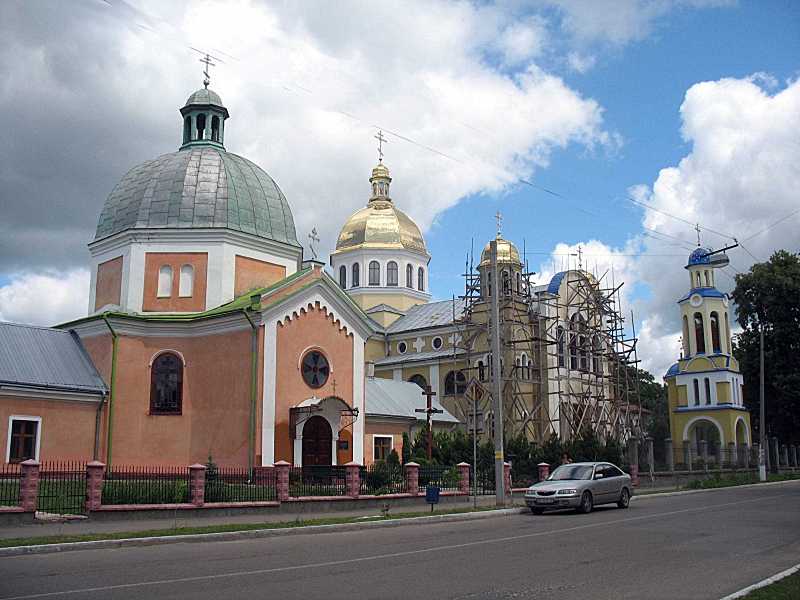 2011 р. Костел св. Лазаря та церква…