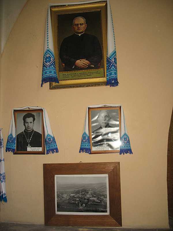 Фото Зенона Боровця і Богдана Тхора, 4 червня 2011 р. Портрети: вгорі –… 2011 р. Фото священиків