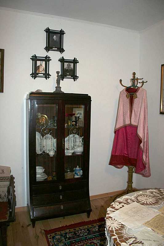 2016 р. Шафа з посудом. Фелонь