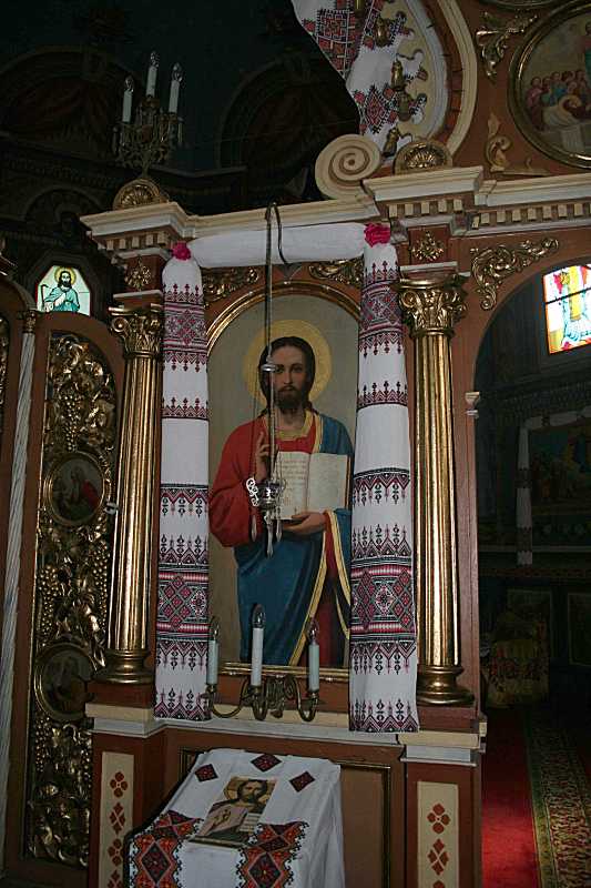 Ікона Христа-учителя в іконостасі