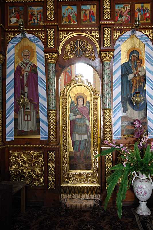 Ліва частина намісного ряду