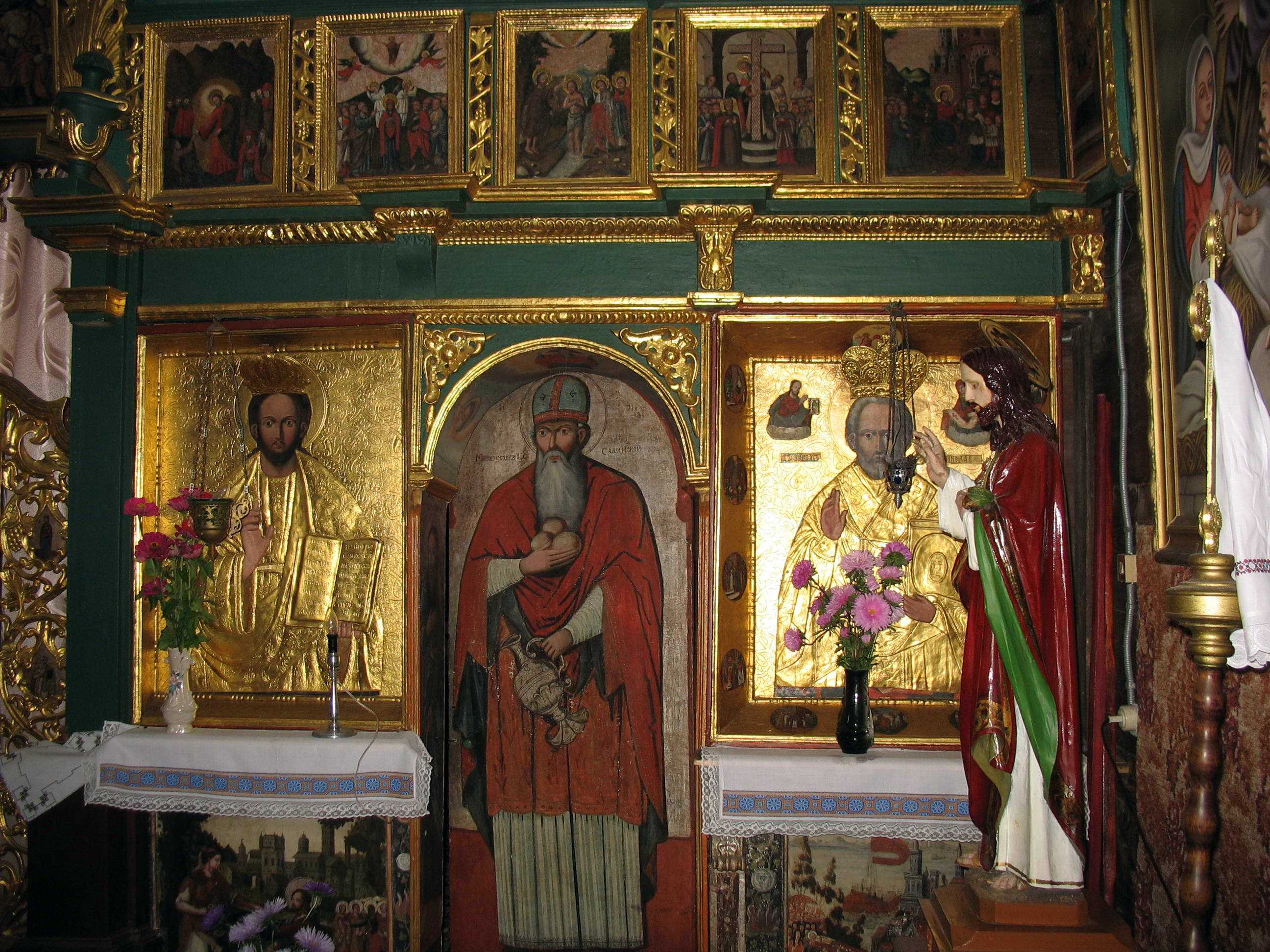 Фото Зенона Боровця і Богдана Тхора, 5 вересня 2006 р. Празниковий ряд, від… Права частина намісного й празникового…