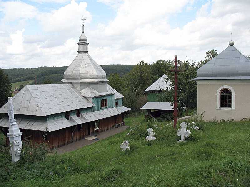 2006 р. Церква, дзвіниця і каплиця