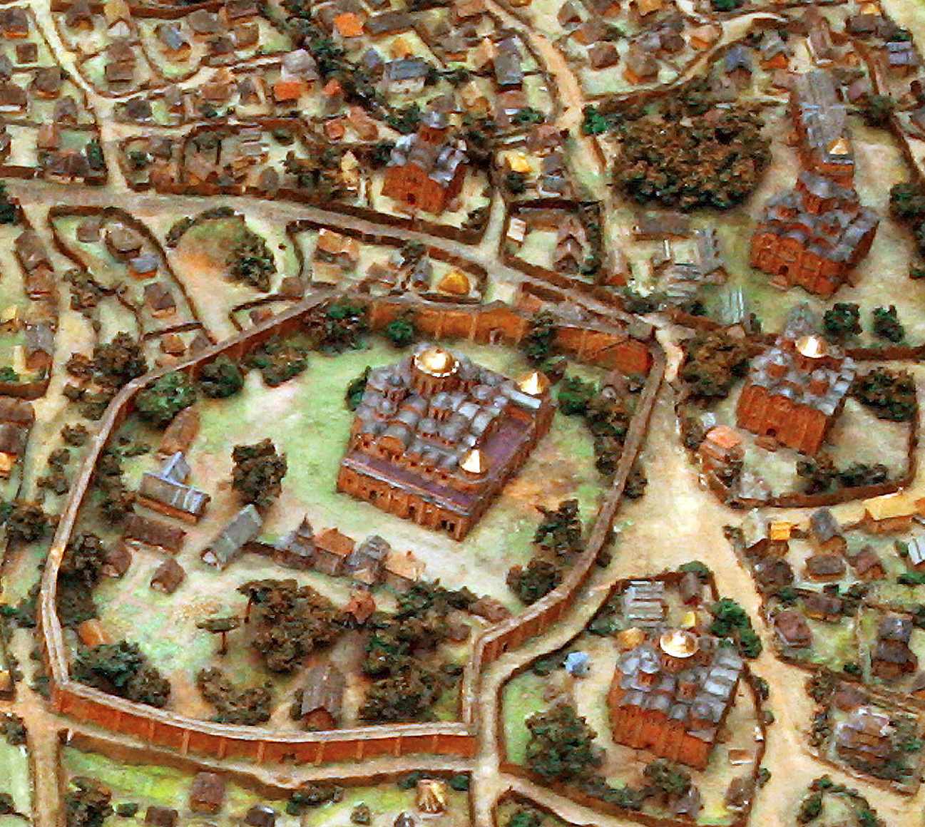 В центрі – Софійський собор і митрополичий двір, обведений кільцевим муром.… “Аерофотознімок” центральної частини з…