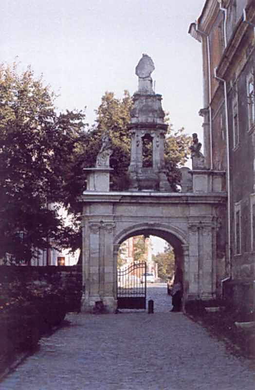 2006 р. Вигляд з боку двору