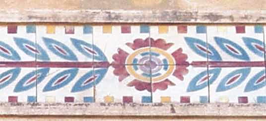 Орнамент з поливних плиток